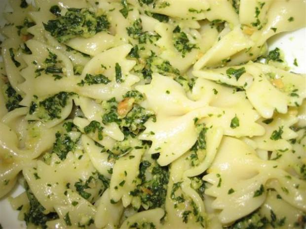 Easy pesto recipes pine nuts Easy pesto recipes pine nuts