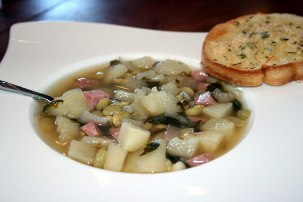 How do you make lima bean soup with ham?