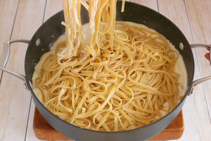 How to Make Fettuccine Alfredo
