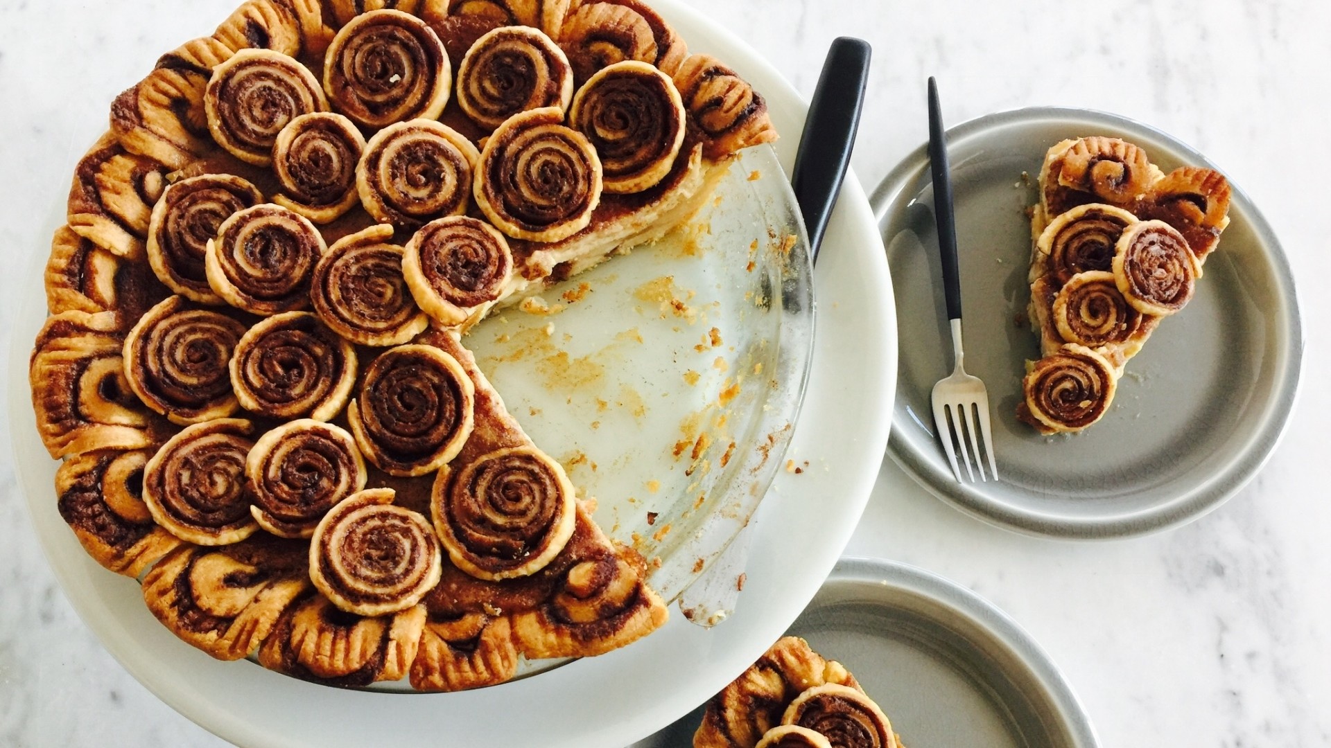 Cinnamon Roll Cream Pie