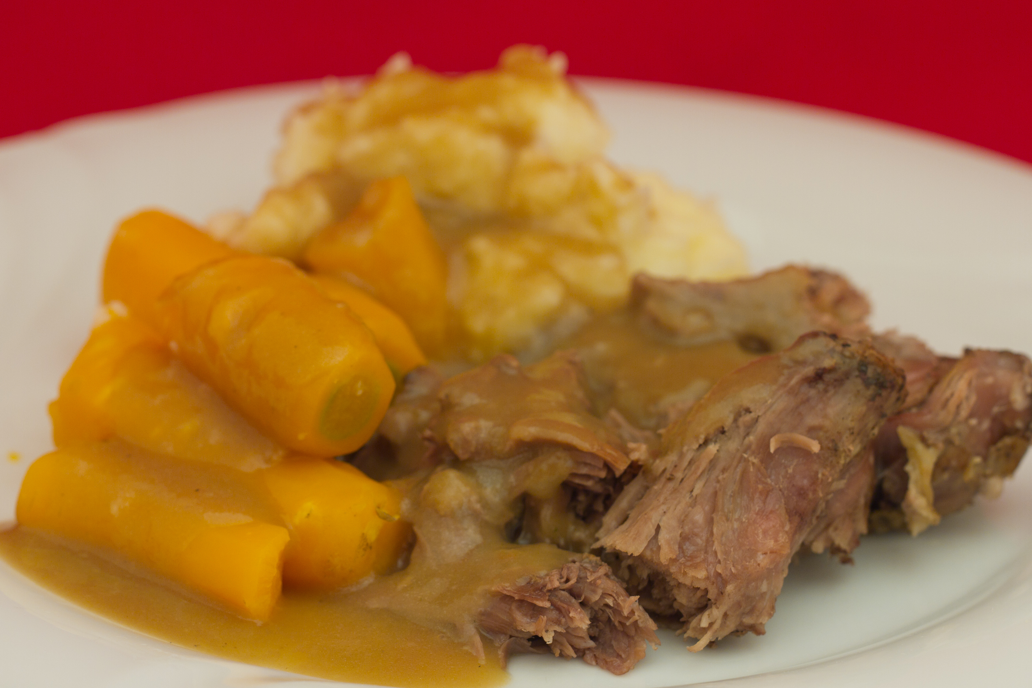 Beef Pot Roast In Crock Pot / Slow Cooker