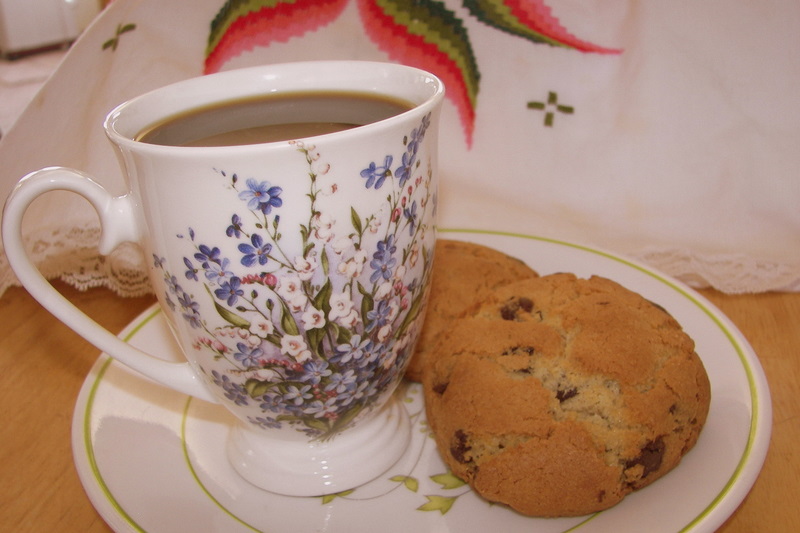 Mock-Levain Bakery Chocolate Chip Cookies