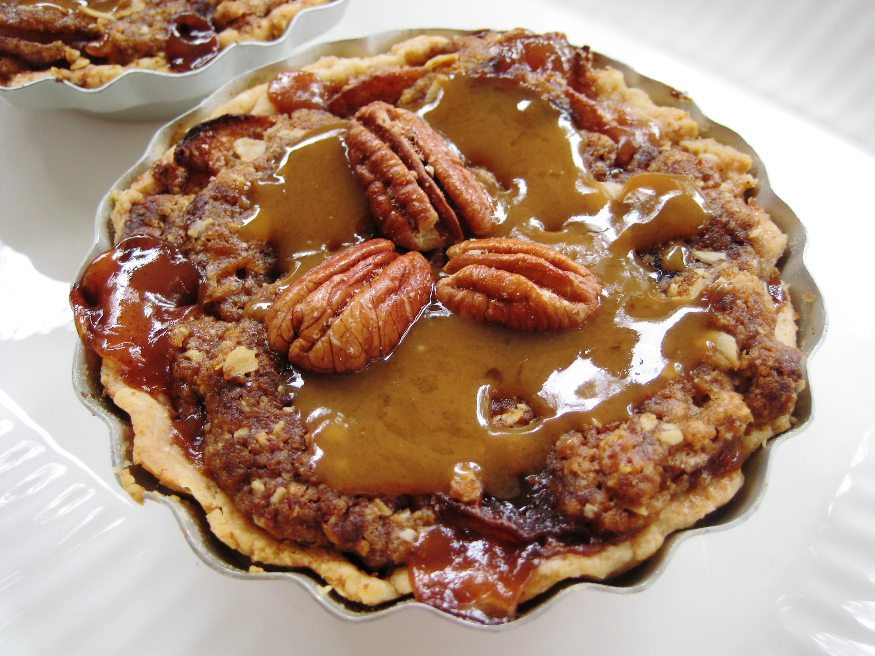 Yummy Crunchy Caramel Apple Pie