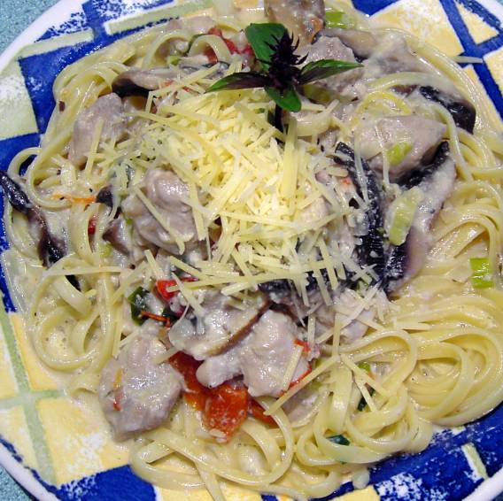 Chicken And Linguine In Creamy Vodka Sauce
