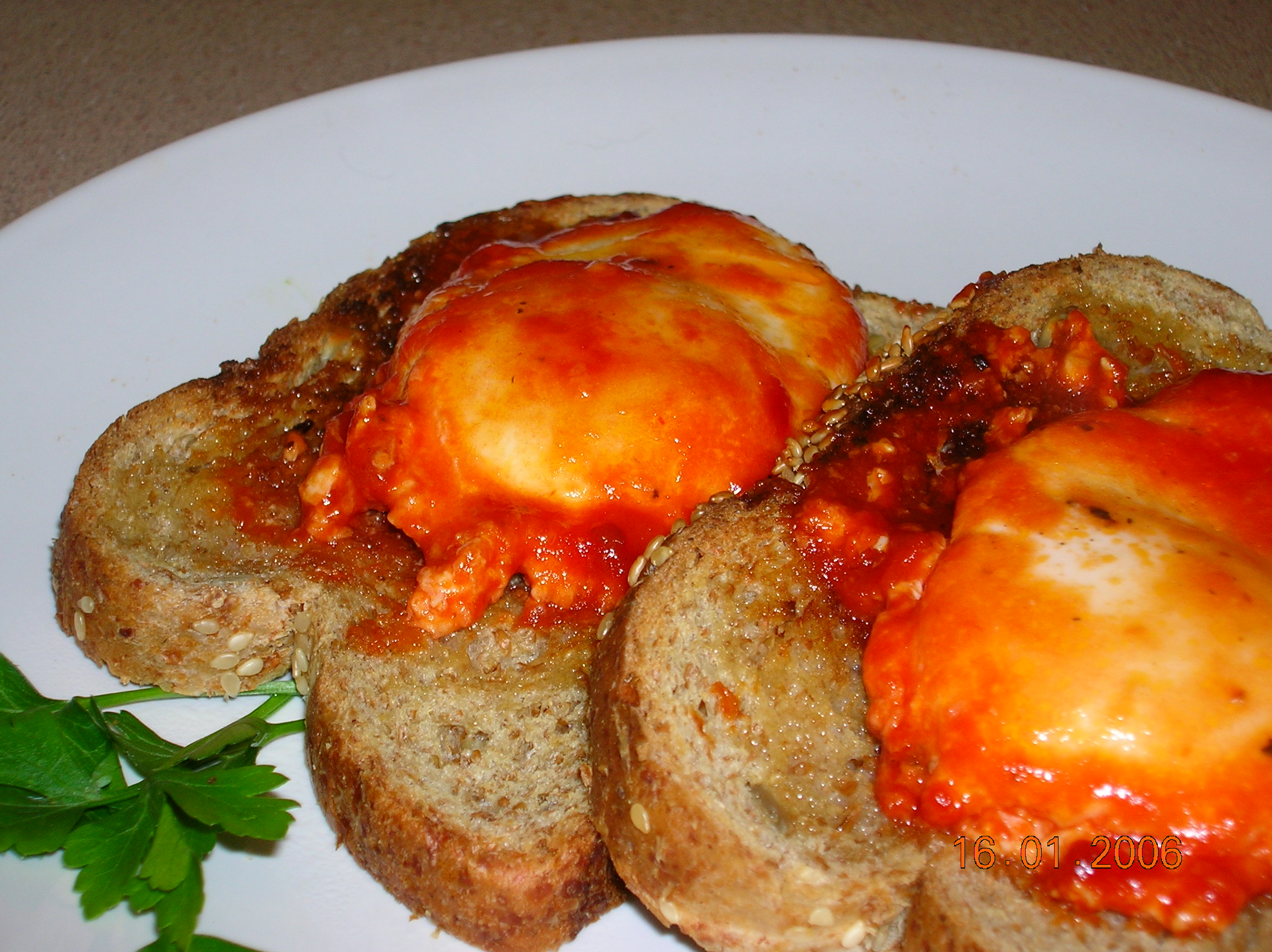 Poached Eggs In Catsup
