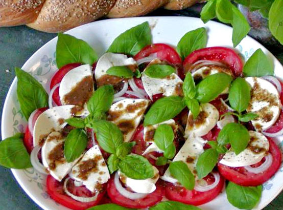 Basil, Tomato & Mozzarella Cheese