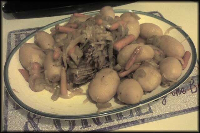 Slow Cooker Easy Pot Roast With Rich Tomato Gravy
