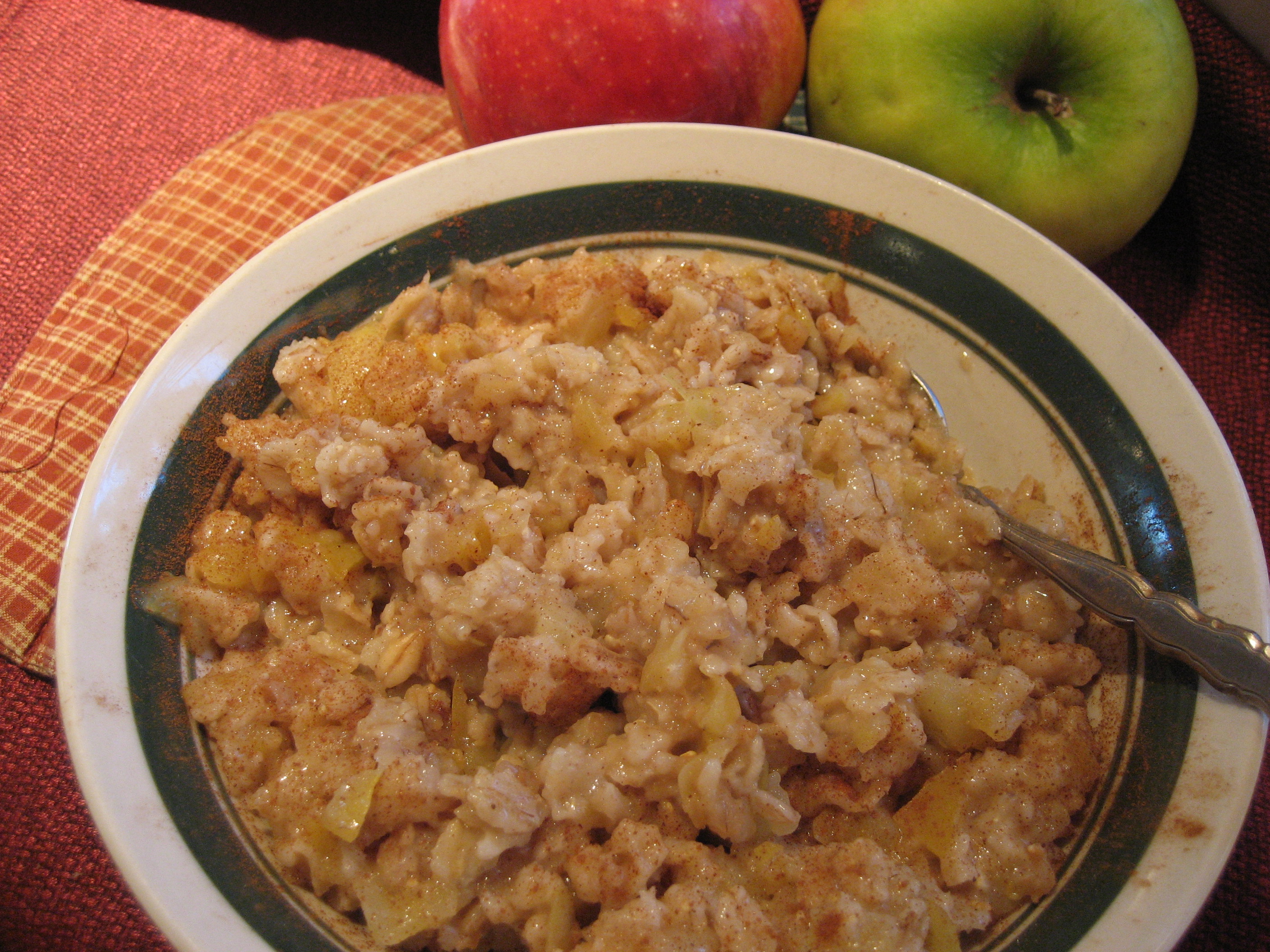 Apple Cinnamon Oatmeal