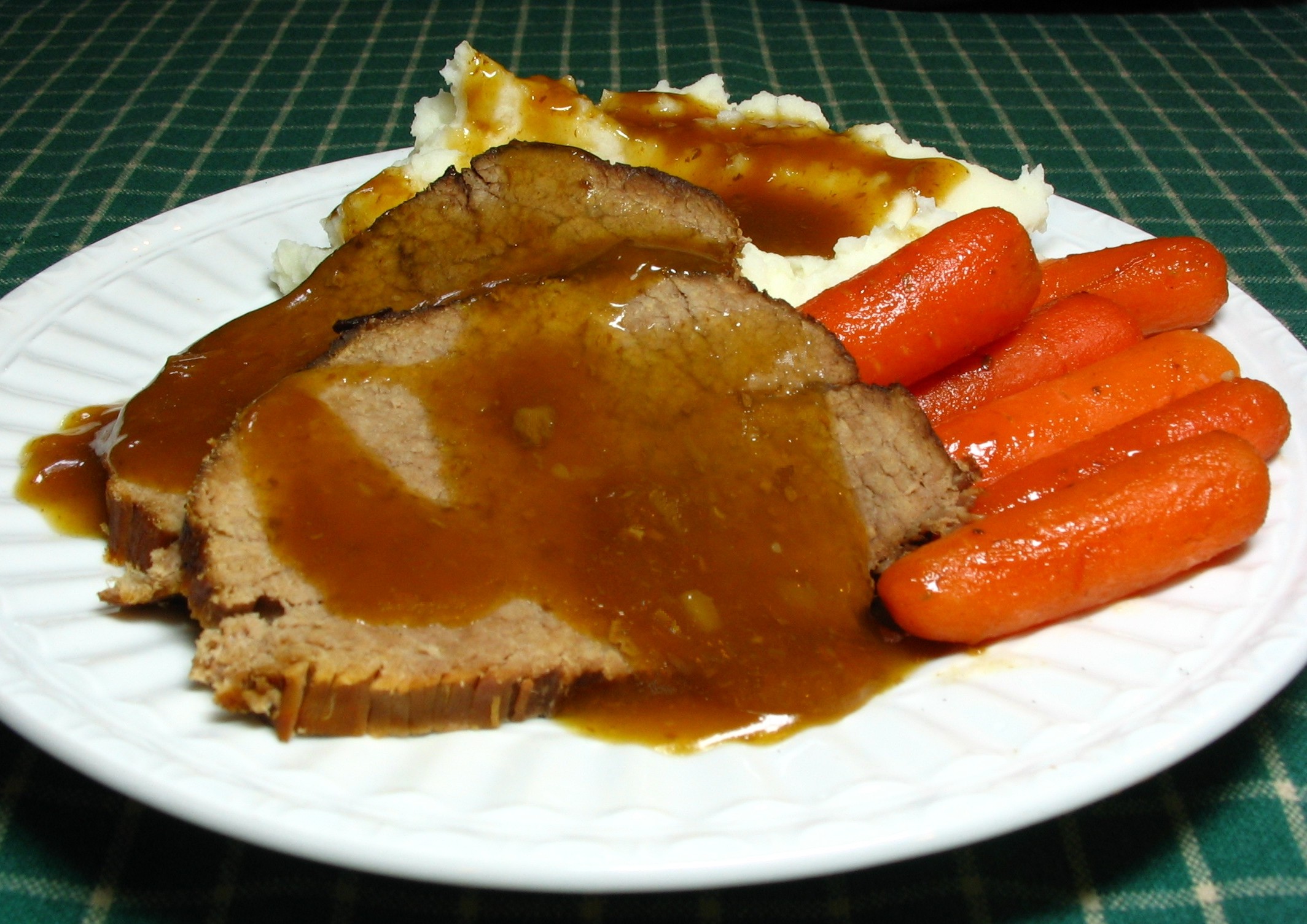 Easy Delicious Slow Cooker Roast Beef • Recipes Club Flyers 