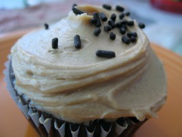 Barefoot Contessa's Chocolate Cupcakes and Peanut Butter Icing. Photo by Sweet Sugarplums Barefoot Contessa's Chocolate Cupcakes and Peanut Butter Icing. Photo by Sweet Sugarplums