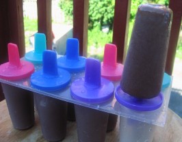 Fudge Popsicles (Fudgesicles). Photo by Lorrie in Montreal