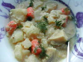 Aginares Avgolemono (Artichoke Bottoms in Avgolemono). Photo by Kumquat the Cat's friend Aginares Avgolemono (Artichoke Bottoms in Avgolemono). Photo by Kumquat the Cat's friend