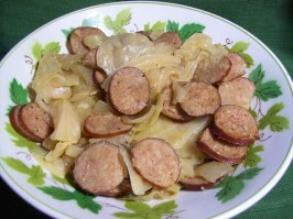 Kielbasa, Cabbage, and Onions (Low-Carb Slow Cooker Crock Pot). Photo by Chef shapeweaver � Kielbasa, Cabbage, and Onions (Low-Carb Slow Cooker Crock Pot). Photo by Chef shapeweaver �
