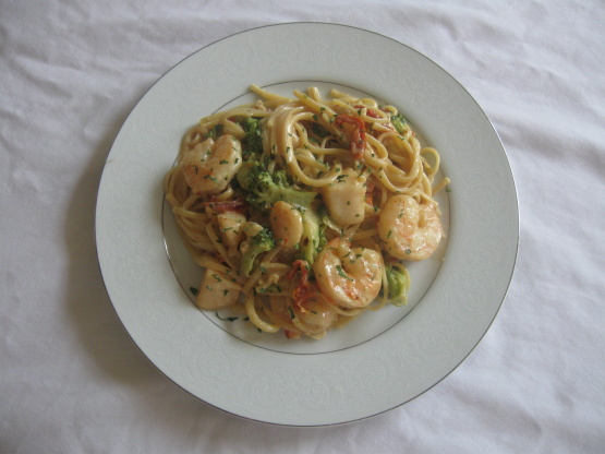 Spicy Shrimp And Scallop Alfredo Recipe - Southern.Genius Kitchen