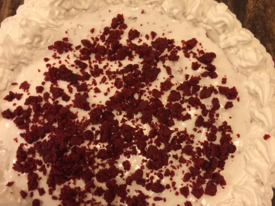 What are some recipes similar to the Waldorf Astoria red velvet cake?