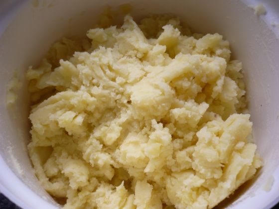 Mashed potatoes in a bowl