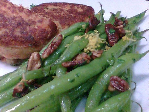 Green Beans with Pecans, Lemon, and Parsley