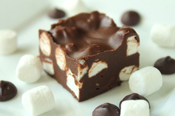 Easy Chocolate Fudge Made With Marshmallows Easy Chocolate Fudge Made With Marshmallows