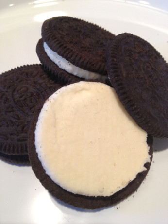 Oreo cookie cream filling recipe Technically, the creamy filling inside an Oreo is not cream at all: The recipe used actually contains no dairy; as such, the FDA prohibits Nabisco from labeling the product as “cream.” Although the original recipe for Oreo creme filling contained lard (also known as pig fat), which creams up into a buttery-like substance, Nabisco switched to using partially hydrogenated vegetable oil in the s.