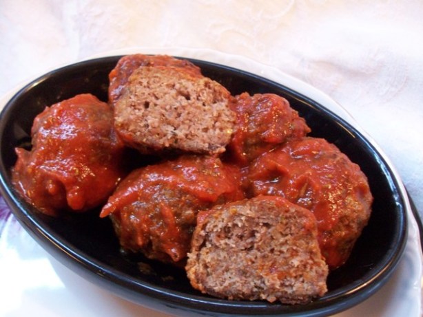 Meatball gravy sauce recipe Jan 24, · The best Swedish meatballs are made from scratch with an easy homemade gravy. Make a huge batch of meatballs and keep them in the freezer for a quick meal! I used to worry that no one would bother to make meatballs from scratch on a weeknight.5/5(3).