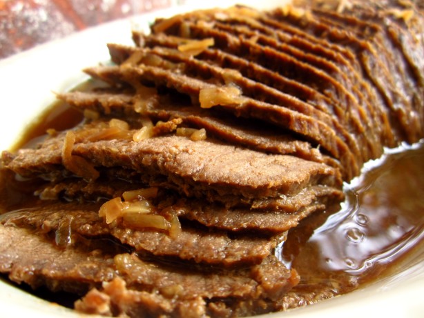 Directions Try this Crock Pot French Dip Au Jus for some juicy, tender and cheesy beef sandwiches that the entire family will enjoy. Crock Pot French Dip Au Jus. This recipe can be made with a rump, sirloin or bottom round beef roast. Just look for one that is around three to four pounds and it should work just fine.