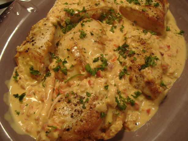Creamy chicken sauces for chicken breasts How To Make The Chicken for Chicken Alfredo. Sear chicken thighs (or breasts) first to enjoy the crispy golden texture through the creamy pasta, then remove them to ensure a juicy chicken pieces.