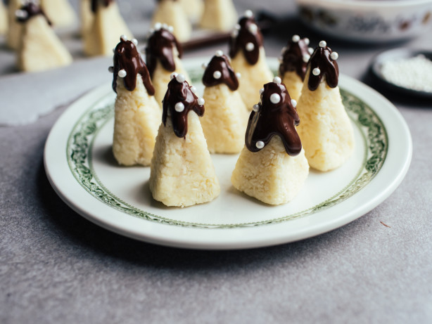 Snowy Christmas Tree Cookies