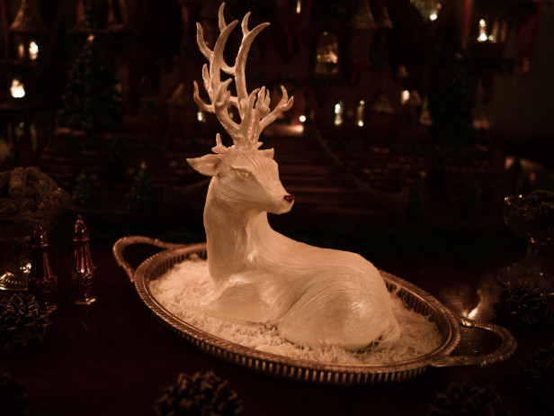 Chocolate-Peppermint Reindeer Cake