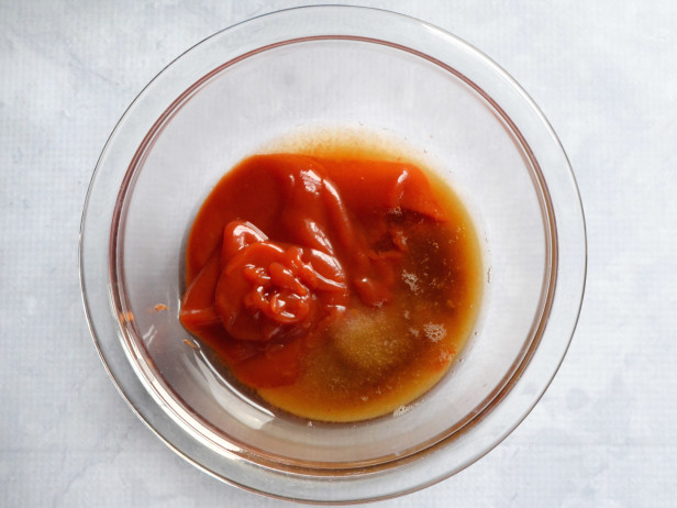 How to Make Meatloaf -- Make Glaze