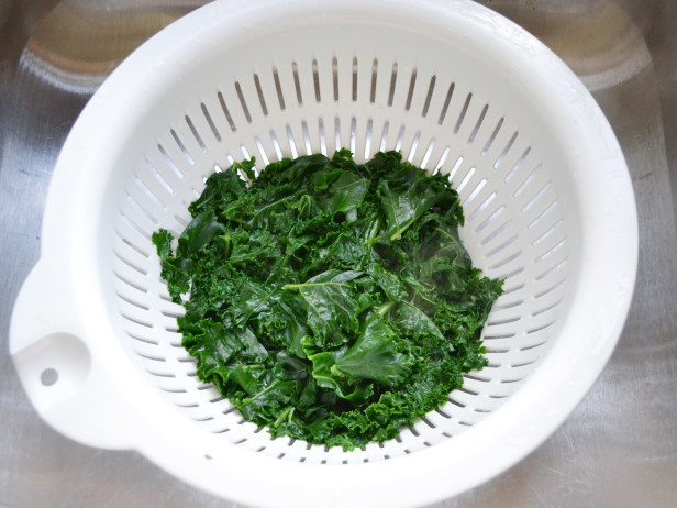 How to Boil Kale - Drain