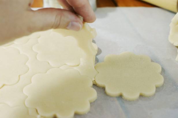 How to Cut & Roll Cookies - Peel Scraps