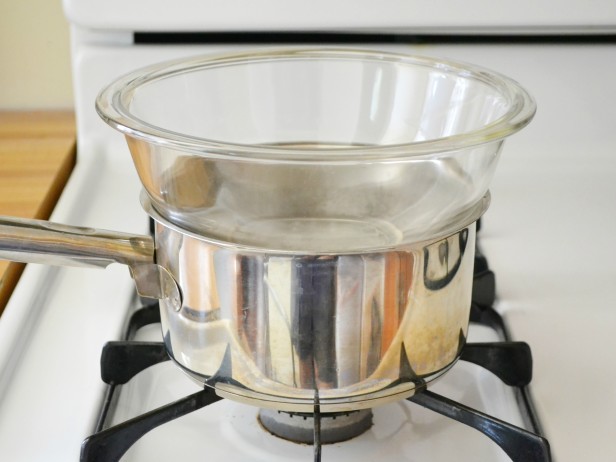 How to Make Hollandaise - Heat Sauce