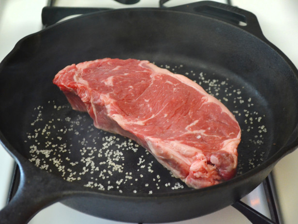 How to Cook Steak - Steak in Skillet