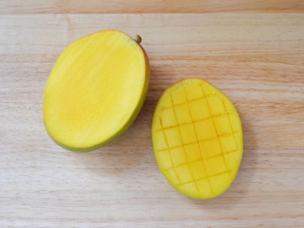 How to Cut a Mango - Score Flesh