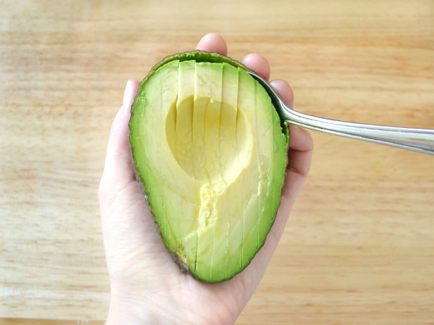 How to Slice an Avocado - Scoop
