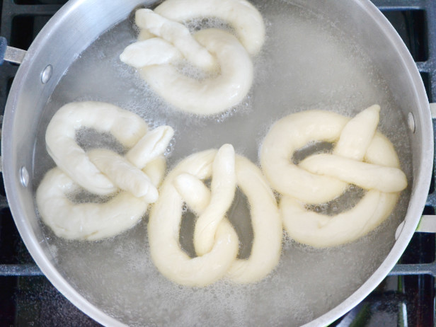 How to Make Soft Pretzels - Boil