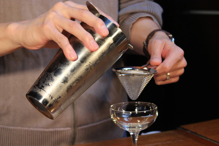 how-to-double-strain-a-cocktail