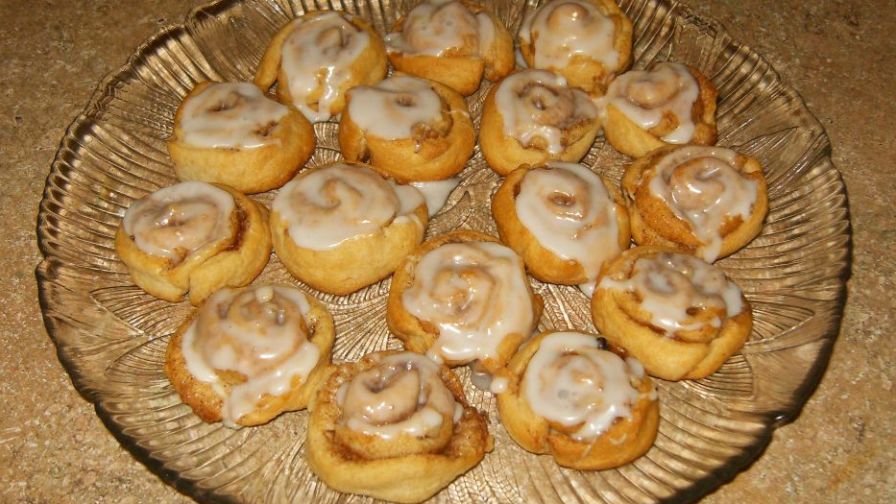 petite cinnamon rolls costco