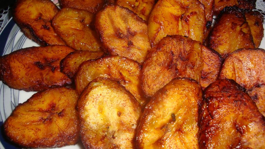 Support OneGreenPlanet I am a big fan of plantains in any form and I have a serious weakness for ripe plantains (plátanos maduros). Plantains are popular in Colombia and Latin American cuisine, and we have many recipes to make with this delicious ingredient. Today, I want to share 10 of my favorite Ripe Plantain Recipes from My Colombian Recipes.. Buen provecho!. 1. Fried Sweet Plantain.
