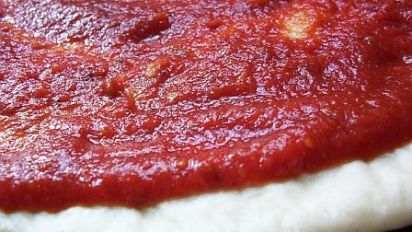 How to make buttercream icing with regular sugar Making tomato sauce for pizza base