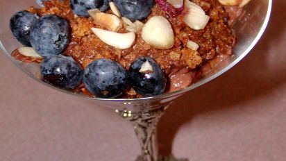 Low-Fat Chocolate-Berry Dessert : Stevia, milk, pure ...