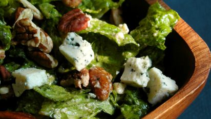 Romaine Salad With Pecan And Blue Cheese Dressing Recipe Food Com