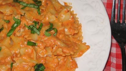 Bow Tie Pasta With Roasted Red Pepper And Cream Sauce Recipe