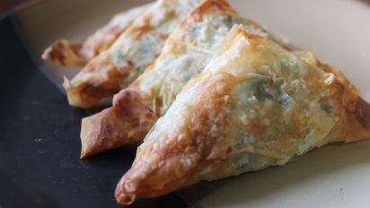 Mini Spanakopita Greek Spinach Pies Recipe Healthy Food Com Thanks go to this crustless spinach cheese pie recipe for the inspiration! mini spanakopita greek spinach pies