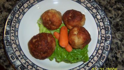 Chelle S Famous Turkey Meatballs Recipe Food Com Place the meatballs on a i like my meatballs nice and solid so i added about 1/4 cup of breadcrumbs and a dash of salt. chelle s famous turkey meatballs