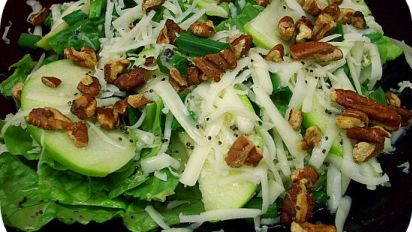 Apple And Toasted Pecan Salad With Honey Poppy Seed Dressing
