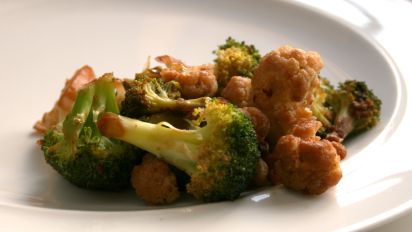 Broccoli Garlic Ginger Stir Fry Recipe Food Com Stir the garlic and ginger for 5 seconds and then pour the shaoxing wine around the perimeter of the wok. broccoli garlic ginger stir fry