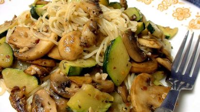 Pasta Zucchini Mushroom Toss With Garlic Herb Sauce For One Recipe Food Com