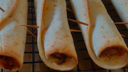 Chicken Flautas With Chunky Guacamole Recipe Deep Fried Food Com