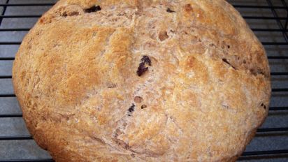 100 Whole Wheat Irish Soda Bread Recipe Food Com This soda bread is a slightly fancied up americanized version of the irish classic, with a little butter, sugar, an egg, and some currants or raisins soda bread dries out quickly so it really is only good for a day or two. 100 whole wheat irish soda bread